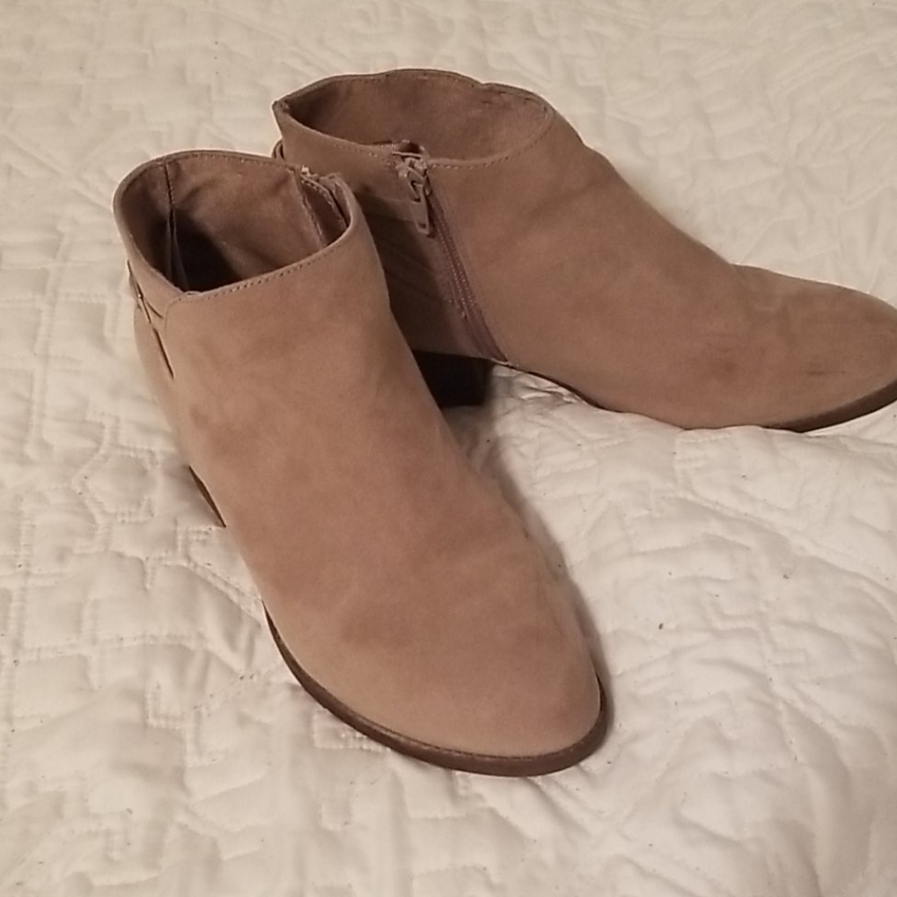 Girls tan suede ankleboots